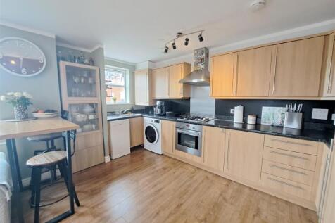 Open Plan Living Room/Kitchen