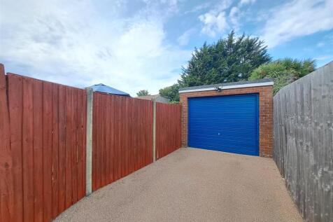 Garage/Workshop