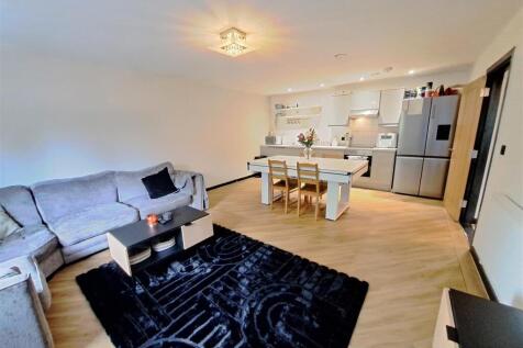 Open Plan Living Room/Kitchen