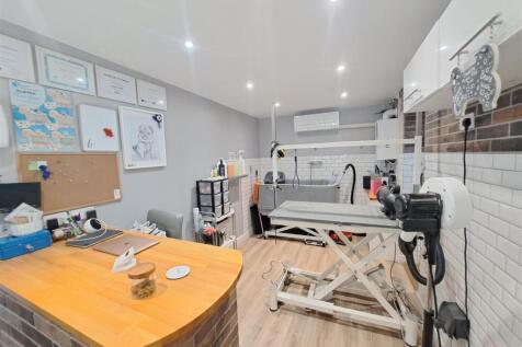 Salon/Home Office