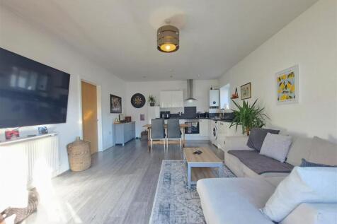 Open Plan Living/Dining Room &amp; Kitchen