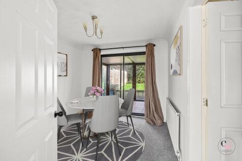 DSC07518 - dining room_VS.jpg