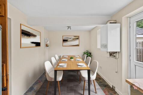 DSC00768 - dining room_VS.jpg