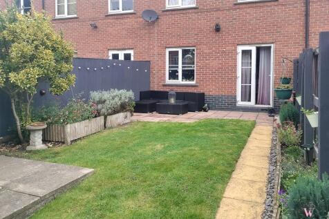 PHOTO-2025-11-19-18-03-48 2.jpg