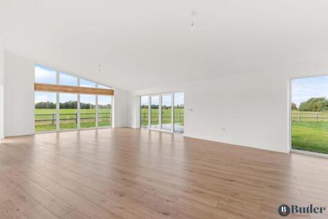 Open-plan Lounge
