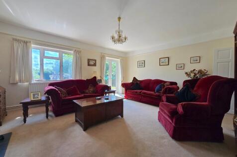 Living Room (2)