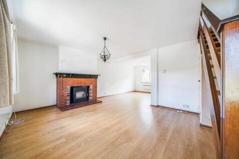 Living Room/Dining Room (2)