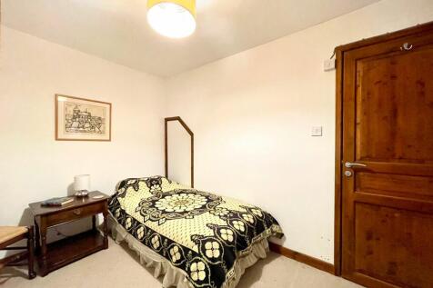 Bedroom Four (1)