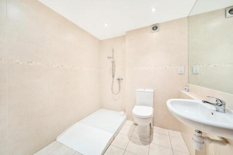 Shower Room W.C (1)
