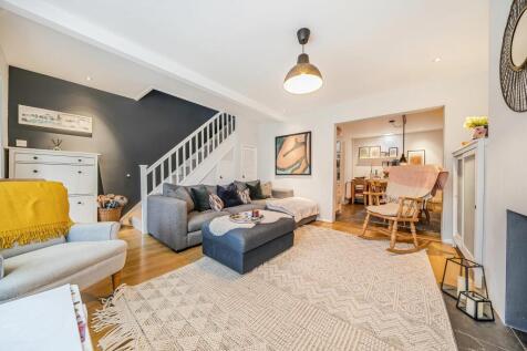 Living Room (2)