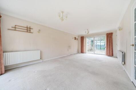 Living Room (2)