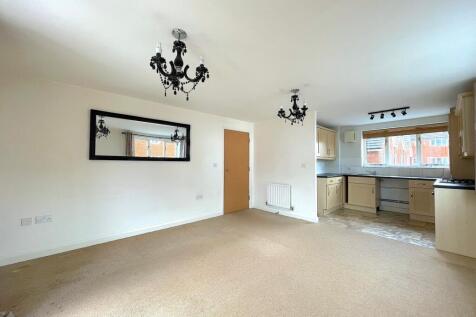 Living Room/Dining Room/Kitchen (2)