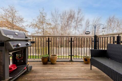 Balcony to Side (2)