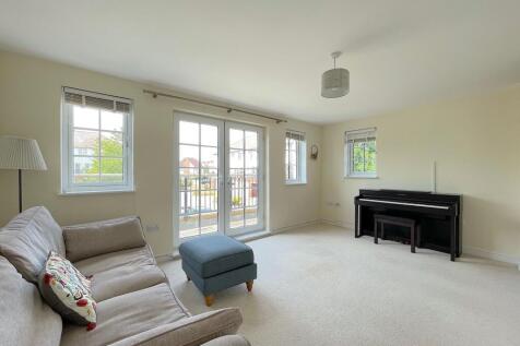 Living Room (2)
