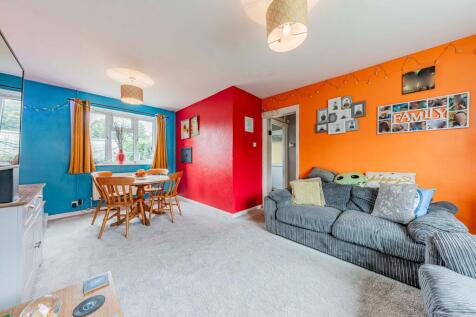 Living Room/Dining Room (3)