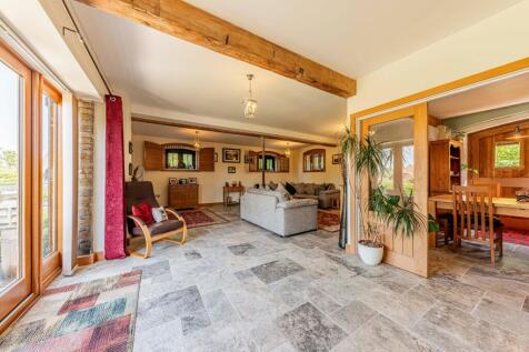 Living Room (3)