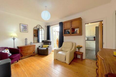 Living Room (3)