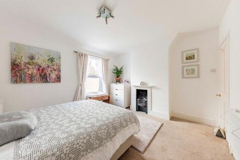 Bedroom One )2)