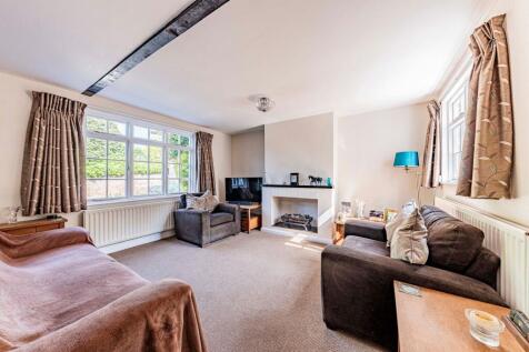 Living Room (2)