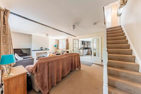 Living Room / Dining Room (5)