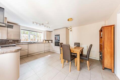 Kitchen/Dining Room (1)