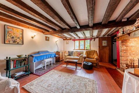 Living Room (2)