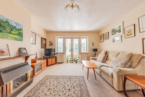 Living Room (2)
