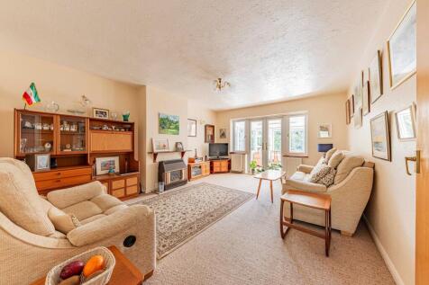 Living Room (3)
