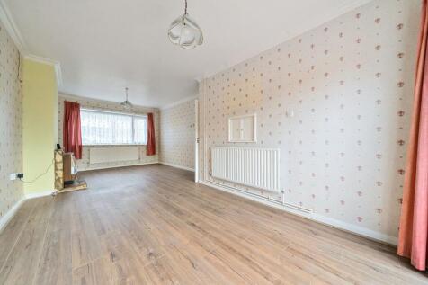 Living Room/Dining Room (4)