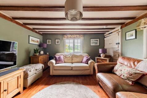 Living Room (2)