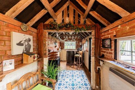 Outbuilding (2)