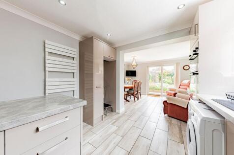 Kitchen/Dining Room (3)