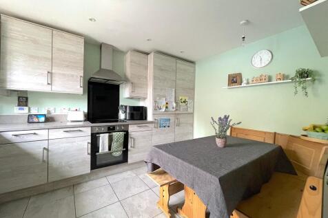 Kitchen/Dining Room (1)