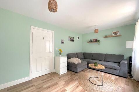 Living Room (2)