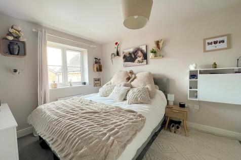 Bedroom Two (2)