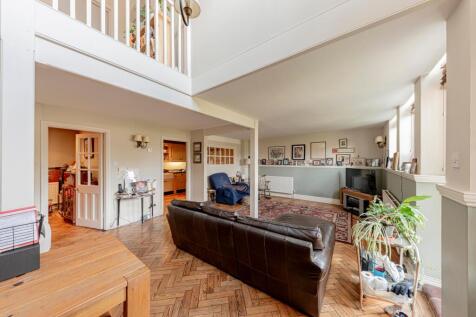 Living Room (1)