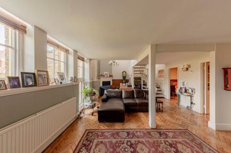 Living Room (2)
