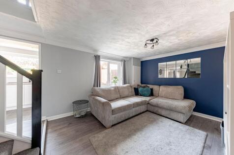 Living Room (2)