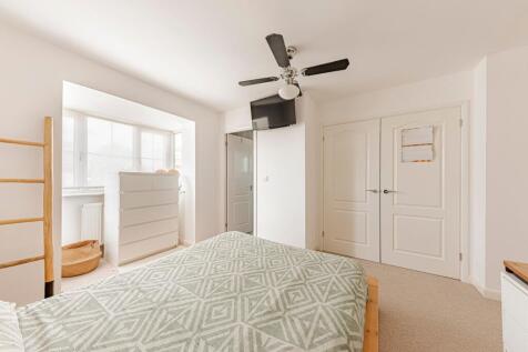 Bedroom One (3)
