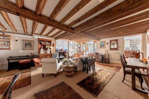 Living Room (2)