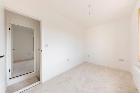 Bedroom Two (2)
