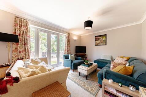 Living Room (2)