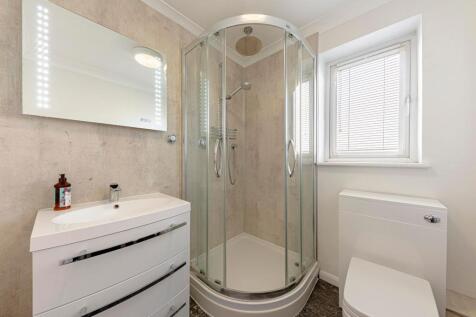 Ensuite Bedroom Two (2)