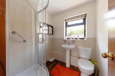 Shower W.C (1)