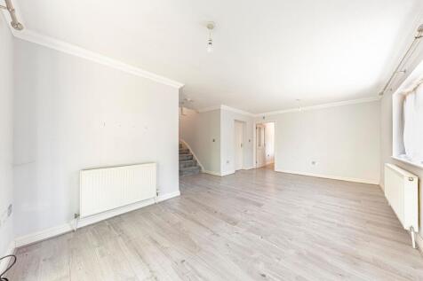 Living Room/Dining Room (3)