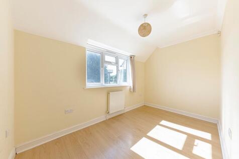 Bedroom Two (2)