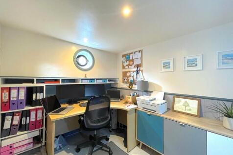 Bedroom Three/Office (1)