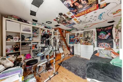 Bedroom Two (2)