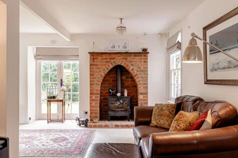Living Room (2)