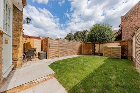 Rear Garden (1)